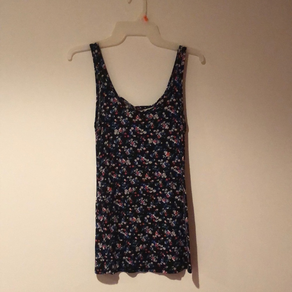 🍓Black Floral Tank Top with Criss Cross Detail